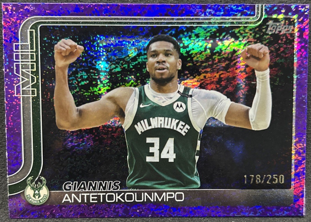 Giannis Antetokounmpo SP 2025-26 Topps #54 Purple Rainbow Holo /250 Bucks