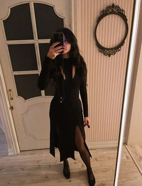 Women Weannabe Dress Black 34