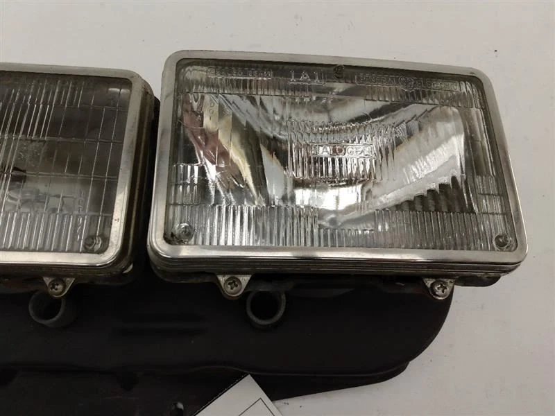VOLVO 245 WAGON Passenger Right Headlight Lamp Dual Square Fits 81 82 83 84 85 - Image 3 of 4