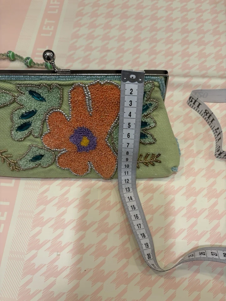 Bolso sin asas vintage de satén con cuentas de lentejuelas floral con correa de cadena Bolso de noche Foto 4 de 4