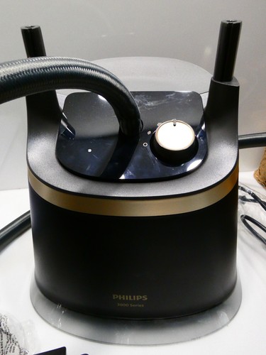 Philips EasyTouch Stand Steamer - 2000W, 40 g/min Continuous Steam STE3170 - Picture 11 of 13