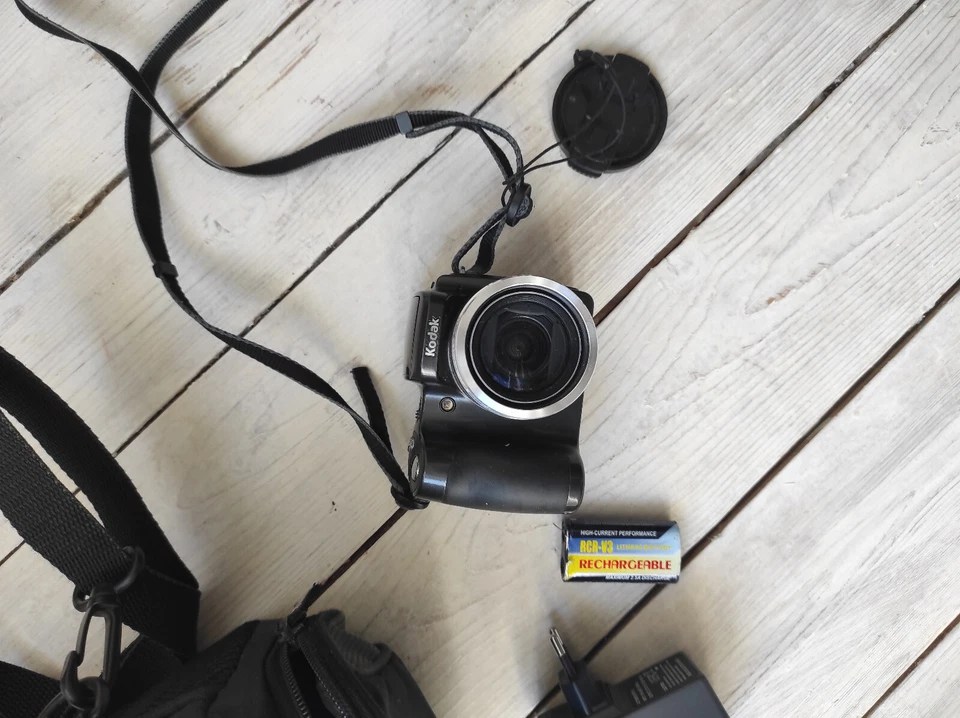 Kodak EasyShare ZD710 7.1MP Digital Camera - Black - Image 2 of 4