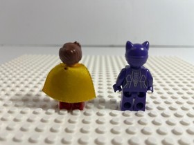 LEGO Superheroes: Robin + Catwomen minifigs only from Catwoman Catcycle Chase