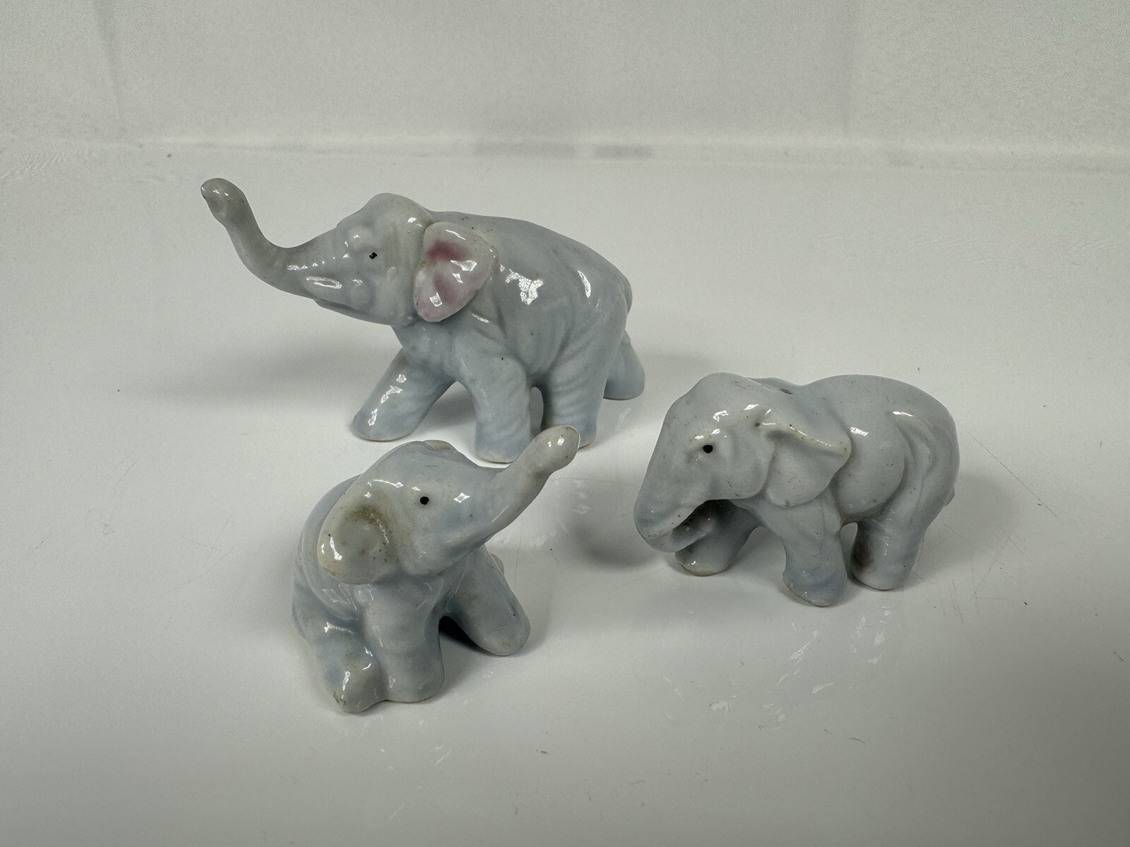 Vintage Otagiri Figurines 3 Elephants Japan Trunk Up Mom & Babies Gray Hi-Gloss