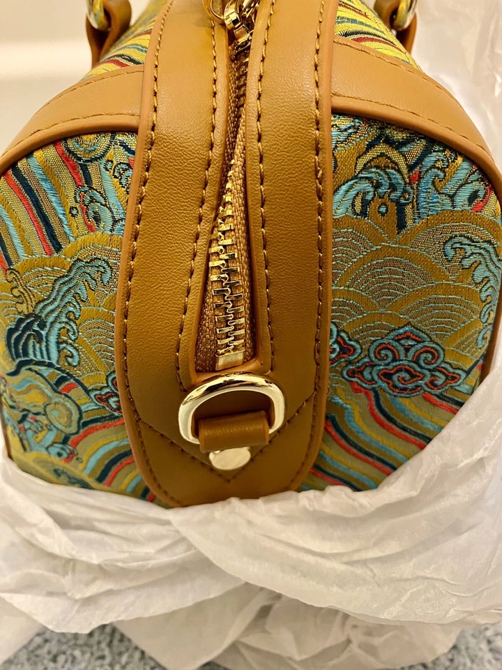 Brand New Silk And Leather Duffle Bag Tote - Изображение 4 из 4