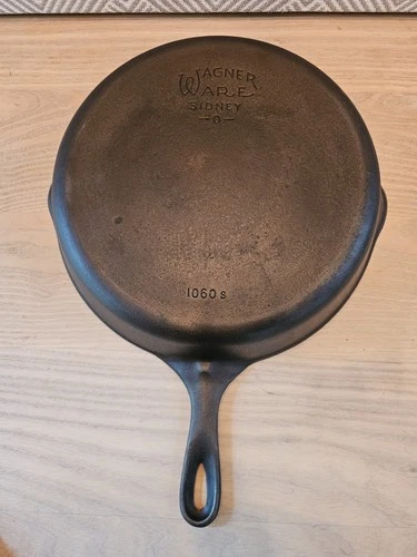 *RESTORED* VINTAGE Wagner Ware Sidney-O- #10 Cast Iron Skillet 1060 S