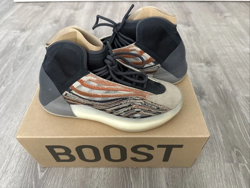 Yeezy QNTM Flash Orange Size 9.5 Men’s 