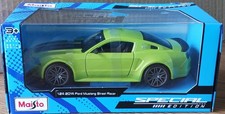 MAISTO: "2014 Ford Mustang Street Racer" Green Special Edition 1:24 NIB- 2024