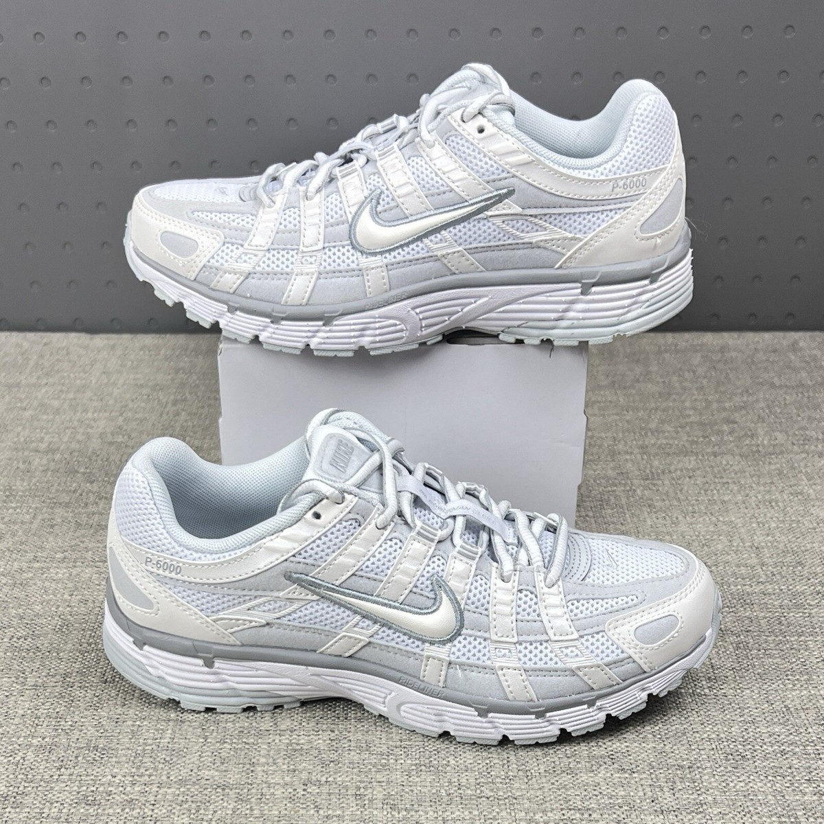 ◆正規品◆NIKE P6000 LLIC SUMMIT WHITE(W)◆関税/送料込◆ ◇正規品◇NIKE P6000 METALLIC SUMMIT WHITE(W)◇関税/送料込