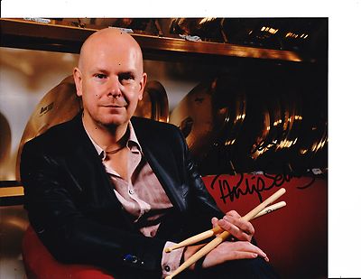 PHILIP SELWAY,直筆サイン入り,レディオヘッド,RADIOHEAD RADIOHEAD PHILIP SELWAY SIGNED POSED 8X10 | eBay