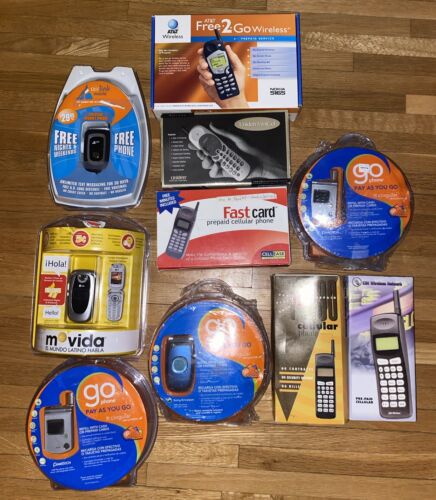 Lot 10 Collectible Vintage Cellular Prepaid Wireless Flip Phones Multicolor - Picture 1 of 10