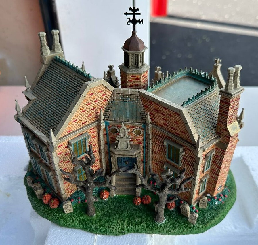 Walt Disney World Village Haunted Mansion LED Light Up House GUC
