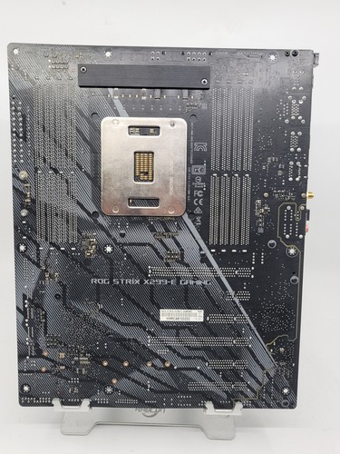 Placa madre ASUS ROG STRIX X299-E para juegos Intel LGA 2066 DDR4 ATX - Imagen 3 de 7