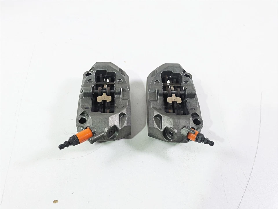 Juego de pinzas de freno delanteras Brembo Ducati Hypermotard 821 SP 2015 100 mm 61041291C Foto 4 de 4