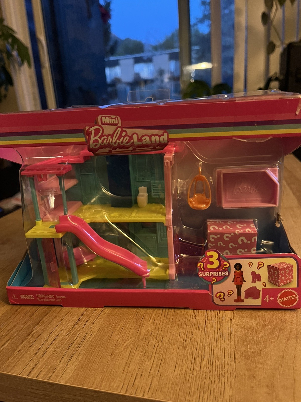 Mini Barbie Land Barbie House NIB W/1.5 Inch Doll Mattel