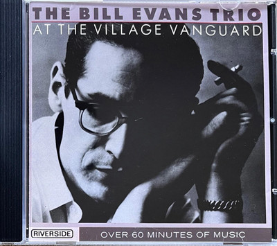 CD THE BILL EVANS TRIO AT THE VILLAGE VANGUARD (NEUWERTIG)