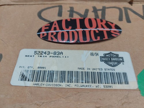 GENUINE HARLEY DAVIDSON Seat Trim Panel 52243-83A - Picture 6 of 7