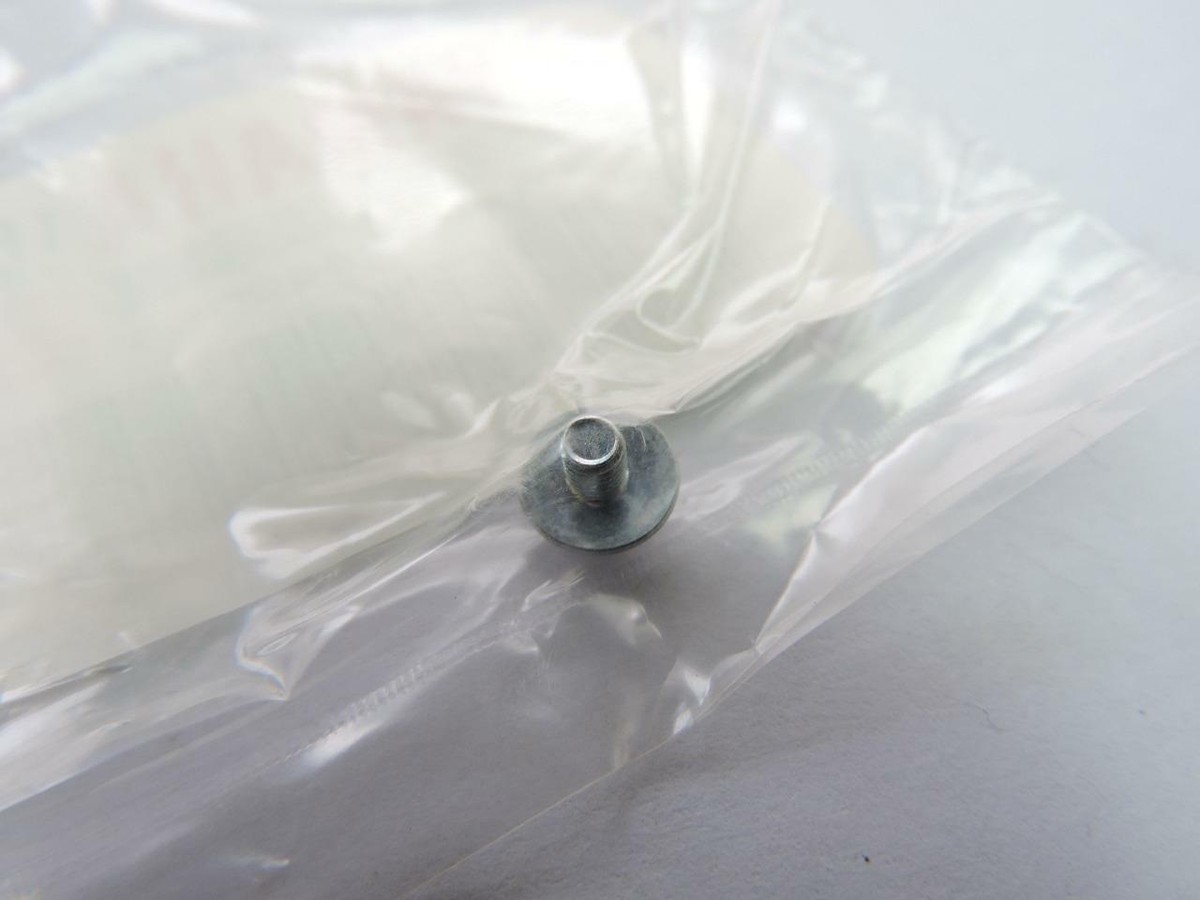 1FN-14565-00 NOS Yamaha Carburetor Screw FZ750 FZR1000 XJ600 YZFR1