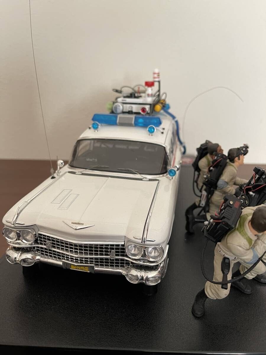 Hot Wheels Elite Ghostbusters 30th Anniversary 1:18 ECTO-1 Hot Wheels Elite Ghostbusters 30th Anniversary 1:18 ECTO-1