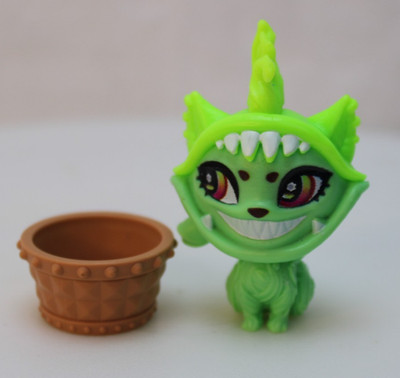 Monster High Venus Core Reboot G3 Flytrap Pet Chewlian Green Plant Brown Pot
