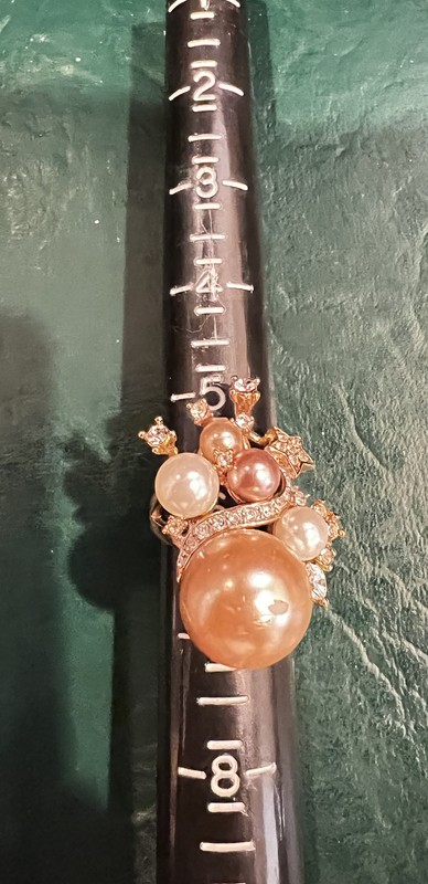 LADIES STATEMENT RING PEARLS AND CZ'S  SIXE 6.5