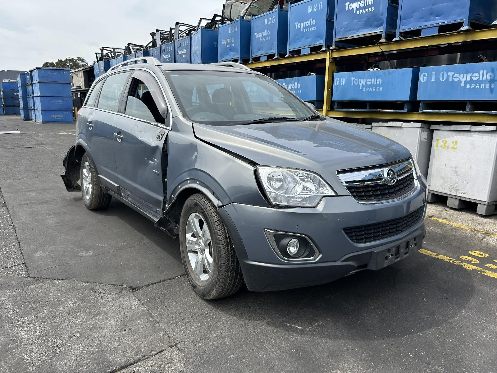 2012 Holden Captiva Centre Dash Vents with Fascia CG 01/2011-06/2018 image 7