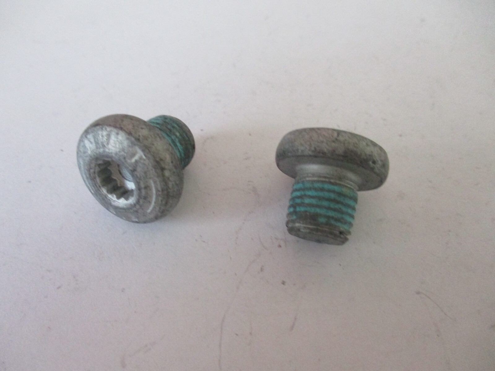 New Genuine Audi VW Seat Belt Buckle Screws 7/16 20X11 QTY X2