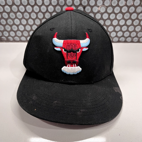 Vintage Chicago Bulls Mütze Cap Snap Back schwarz rot Logo NBA 90er Erwachsene