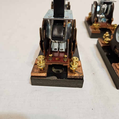 4X Vintage Eaton electric switch 125/250/480/600V - Picture 4 of 7