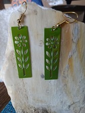 Nice Enamel Metal Earrings Hoop Style Flower Design Nice Iridescent Green Color