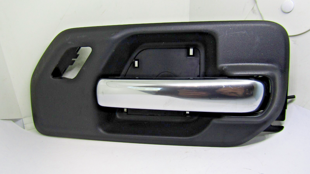 84522625 GM INSIDE DOOR HANDLE fits 2019 2022 CHEVY SILVERADO