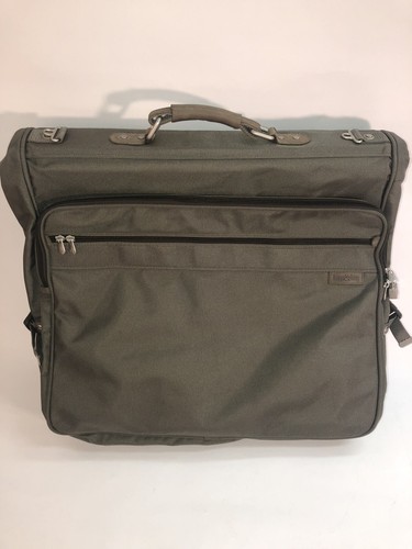 Riley Non-Wheeled Suiter Garment Bag 