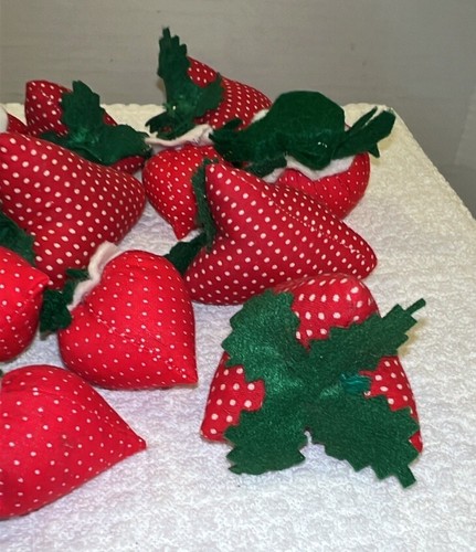 20 Vintage Handmade Faux Strawberries With Green Felt Tops Home Table Decor - Picture 3 of 11