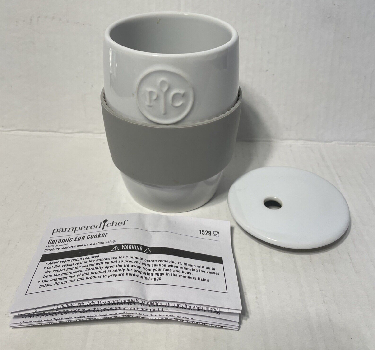 PAMPERED CHEF CERAMIC MICROWAVE EGG & OATMEAL COOKER #1529