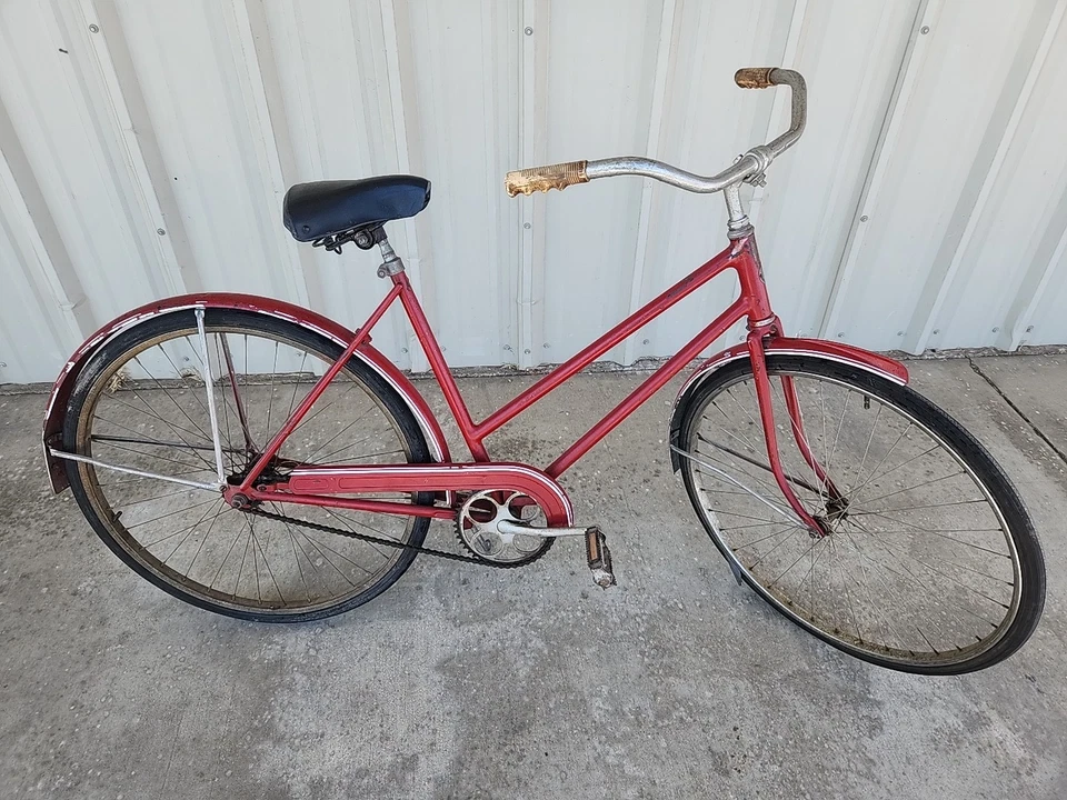 Bicicleta de colección años 40 Arnold Schwinn New World para damas roja con rayas blancas Foto 2 de 4