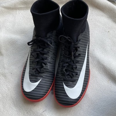 Nike MercurialX Hallenschuhe für Hallen, Schwarz/Weiß/Rot, Schnürung