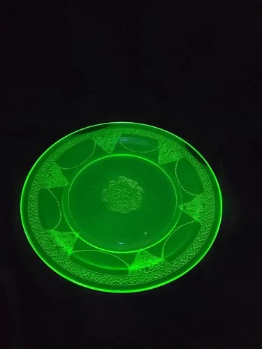 Vintage Federal Georgian LoveBirds Green Uranium Glass 9.5" Dinner Plate
