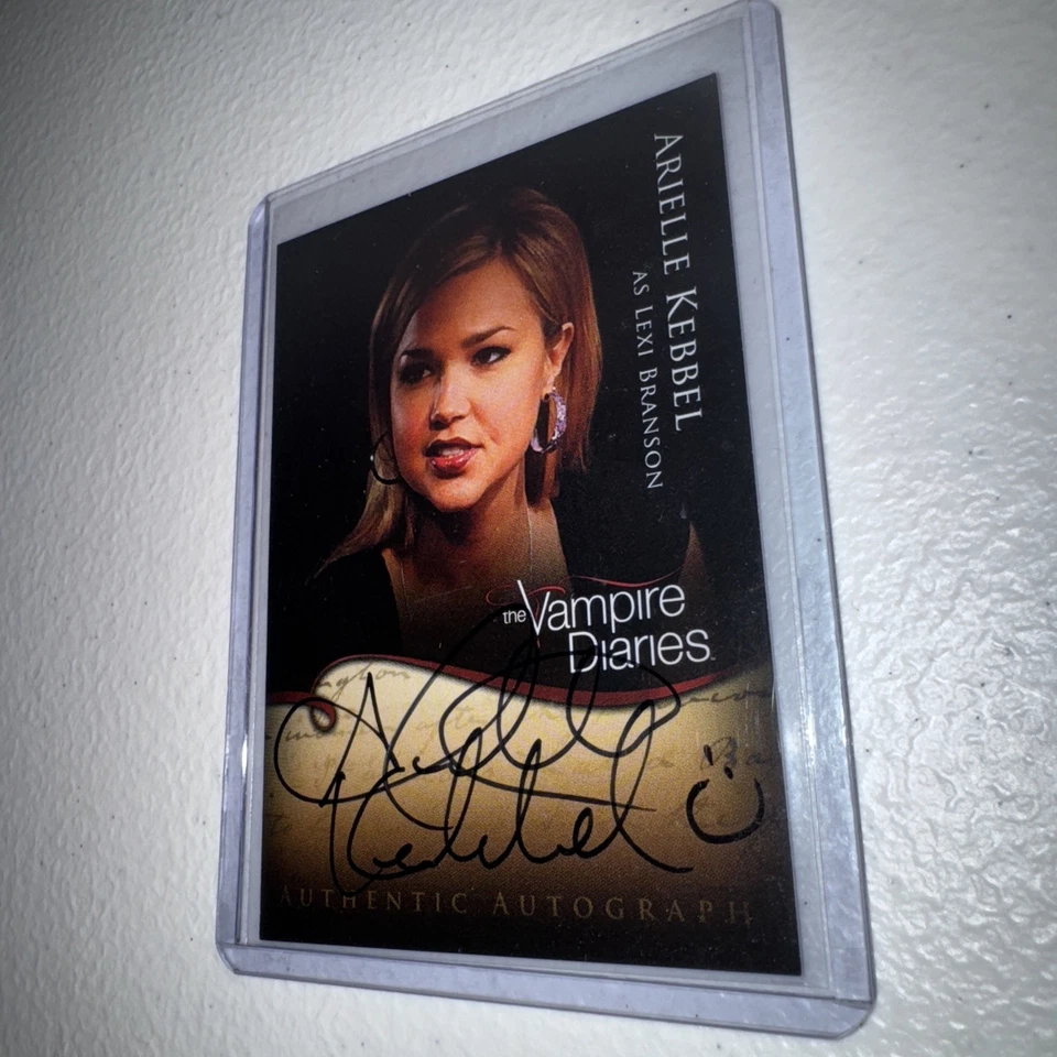 2012 Cryptozoic Vampire Diaries Season 1 autograph Arielle Kebbel as LEXI A14 - Image 2 of 4