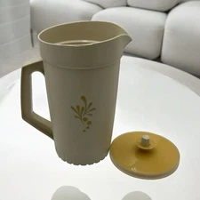 Vintage Tupperware 1 Qt Pitcher 874-8 Almond Harvest Gold With Push Button Lid