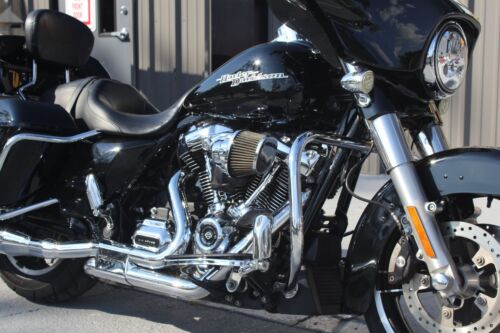 2017 Harley-Davidson Street Glide® Special - Picture 10 of 32