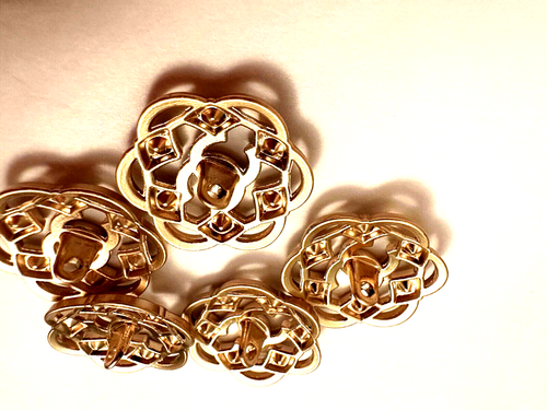 chanel camellia Gold Buttons cut out design crystals features gold metal cc logo - Picture 11 of 21