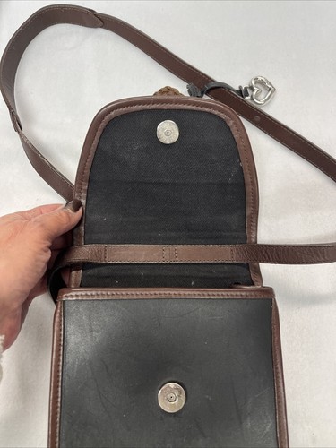 Borsa a tracolla Brighton in pelle nera marrone con patta stampa coccodrillo vintage - Foto 13 di 15