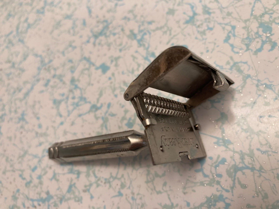 Vintage EverReady Shovelhead Single Edge Safety Razor + 3 Gem blades
