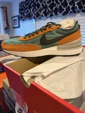SZ: 12M Nike Waffle One se Pro Green Rush Orange New With Box