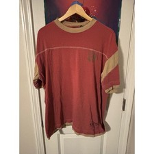 Camiseta gráfica manga contraste roja tostada AER OBLIU para hombre y2k grande