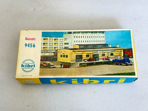 Kibri train 9456 N Gauge Model train depot shipping station NEW IN BOX VINTAGE - Picture 2 of 2