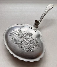 Vintage Everlast Silent Butler Hinged Crumb Catcher Pan Forged Aluminum Floral