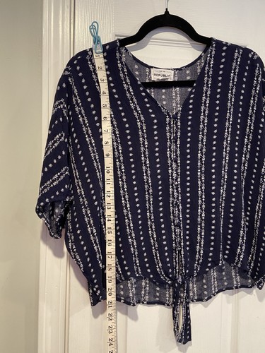 For The Republic Size S Navy Blue Boho Short Sleeve Cropped Front Knot Top - Picture 7 of 10