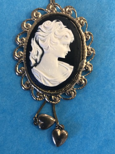 Vintage Jewelry Cameo Necklace 24” Chain Heart Charms - Picture 2 of 4