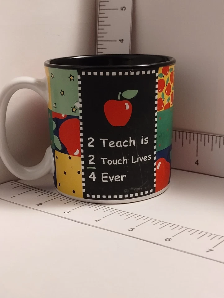 Taza de café para profesores "2 Teach is 2 Touch Lives" escuela/graduación/regalo Foto 2 de 3